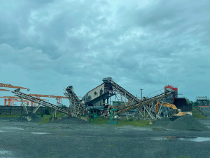 履帶式移動(dòng)破碎站的優(yōu)勢(shì)有哪些？